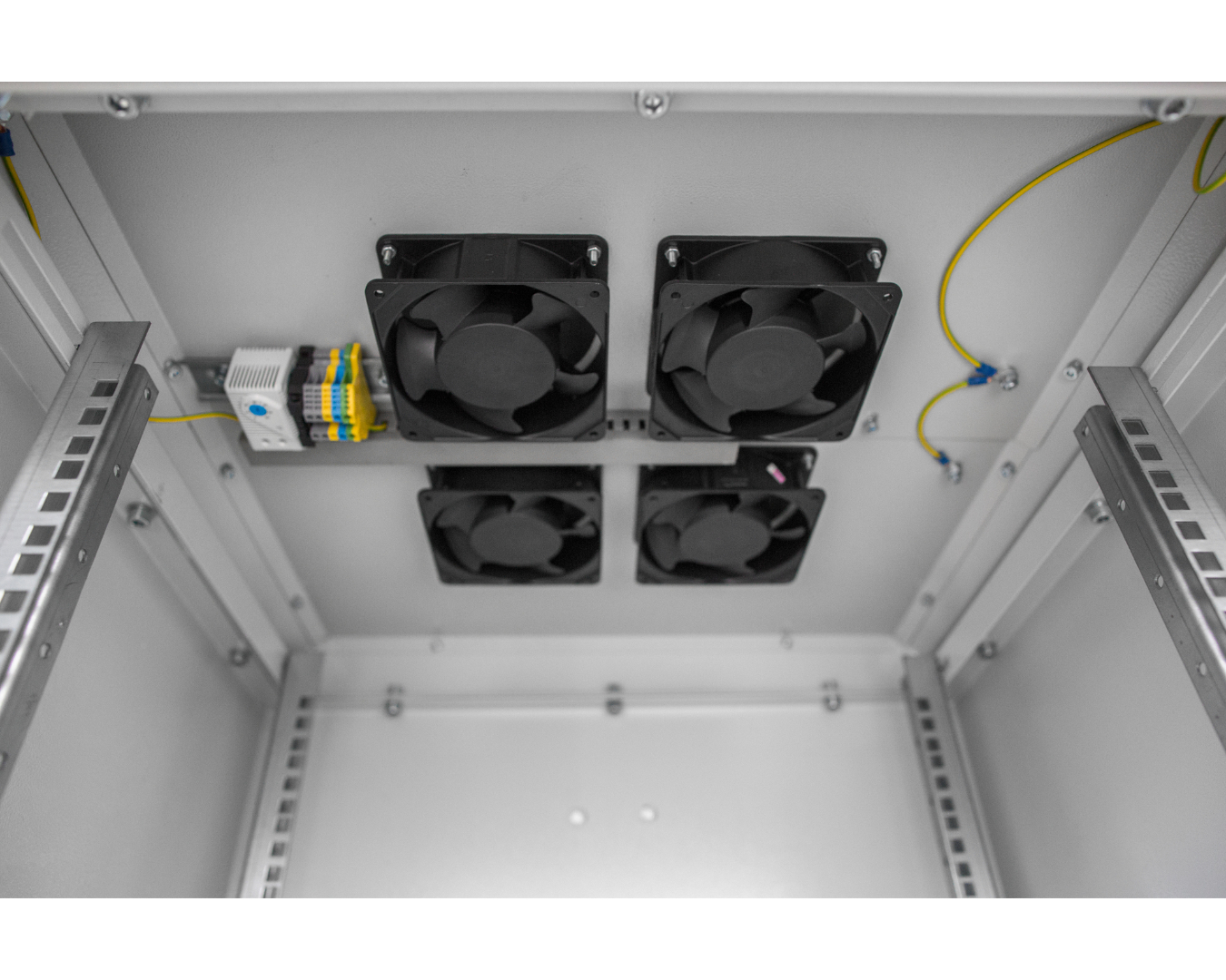 Additional cabinet accessories: ZW-TH35-230V-50W-4W